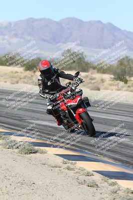 media/Dec-04-2025-Racers Edge (Thu) [[5ebc9f124d]]/3-B Group/3-Session 2 (Turn 7 Inside)/